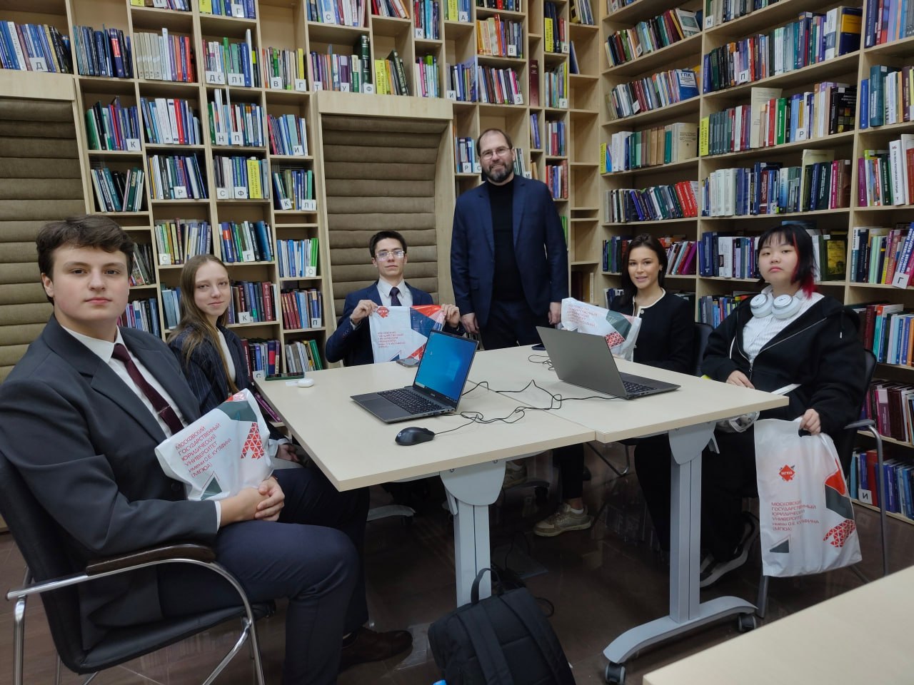 Юридический клуб Анатолия Собчака принял участие в очном этапе Муткорта в МГЮА