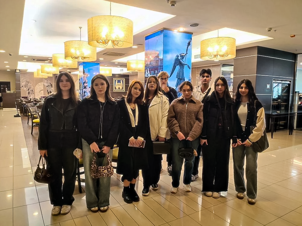 Студенты 1 курса направления «Гостиничное дело» посетили отель Cort Inn с ознакомительной экскурсией