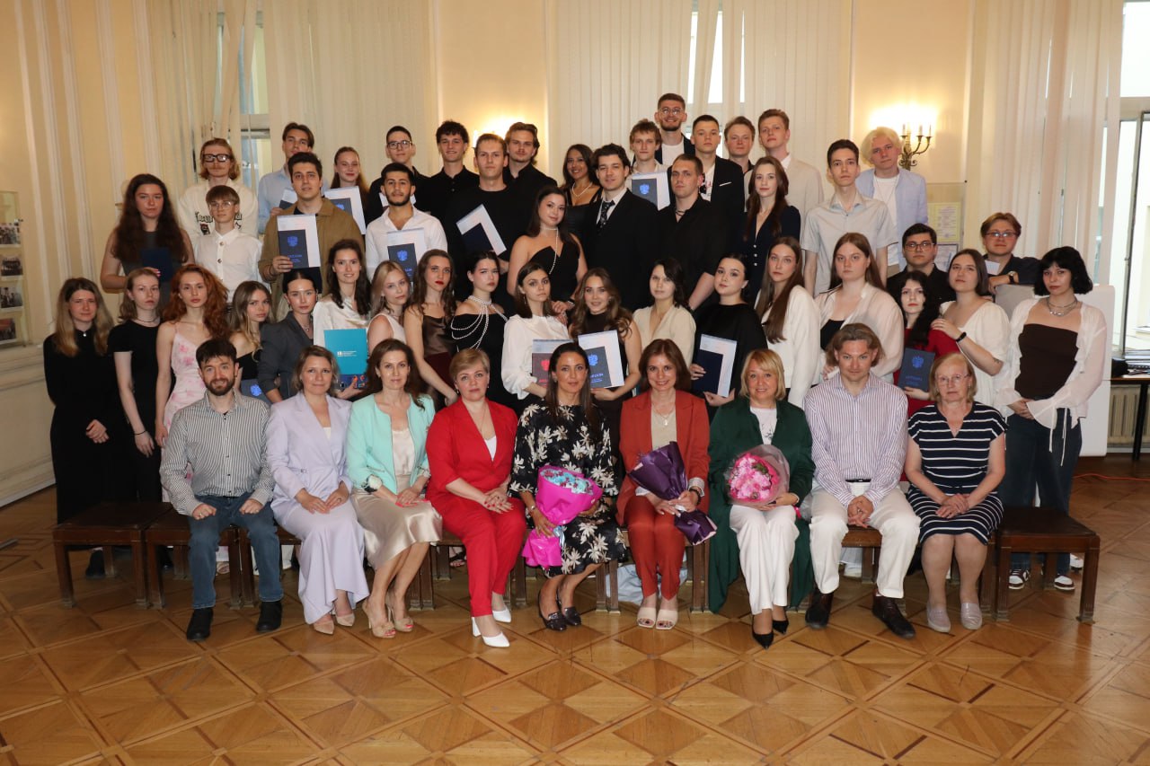 В МБИ имени Анатолия Собчака состоялось торжественное вручение дипломов!